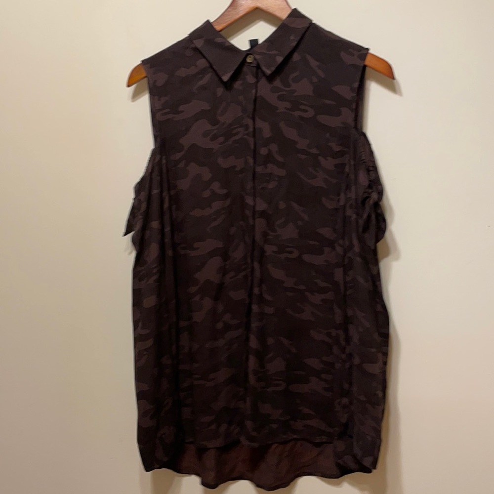 Cold shoulder camouflage shirt